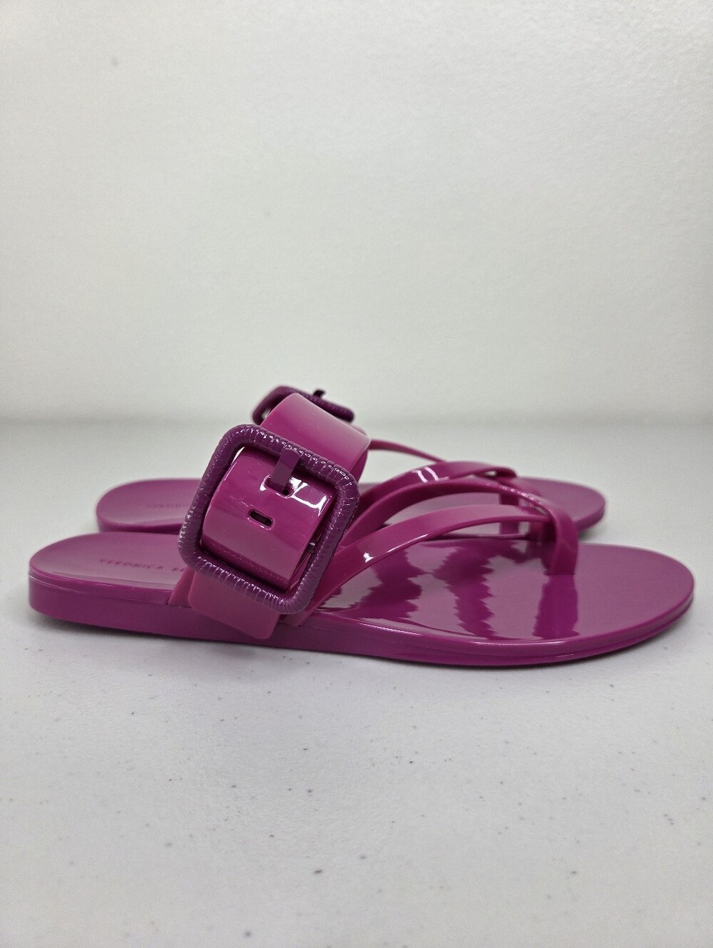 Veronica Beard Salva Jelly Glossy Magenta Pink Orchid Buckle Thong Sandals